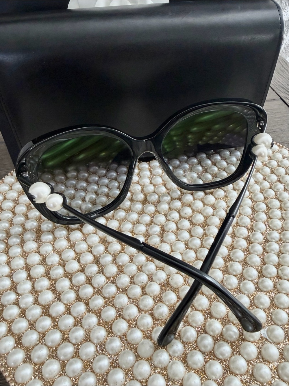 CHANEL Black Oversized Cat-Eye Sunglasses - Picture 6 of 8